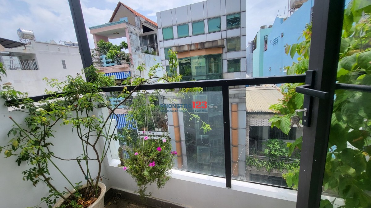Cho thuê phòng 27m2, có bancon và gác lững
