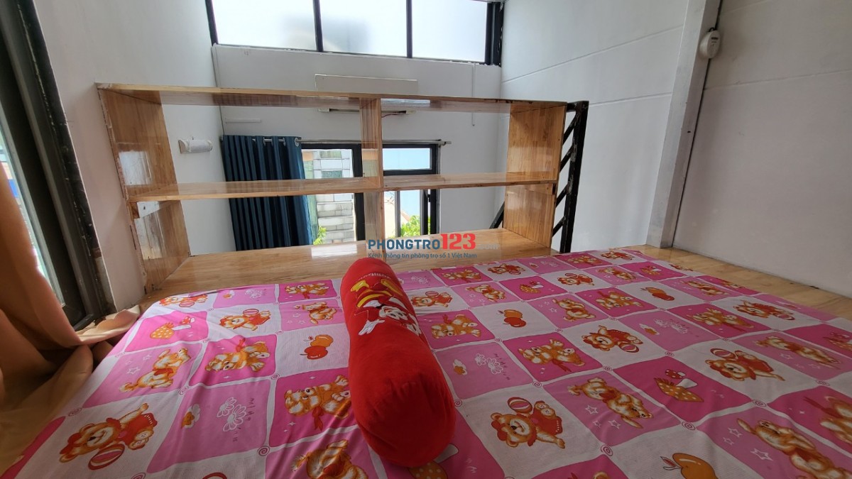 Cho thuê phòng 27m2, có bancon và gác lững