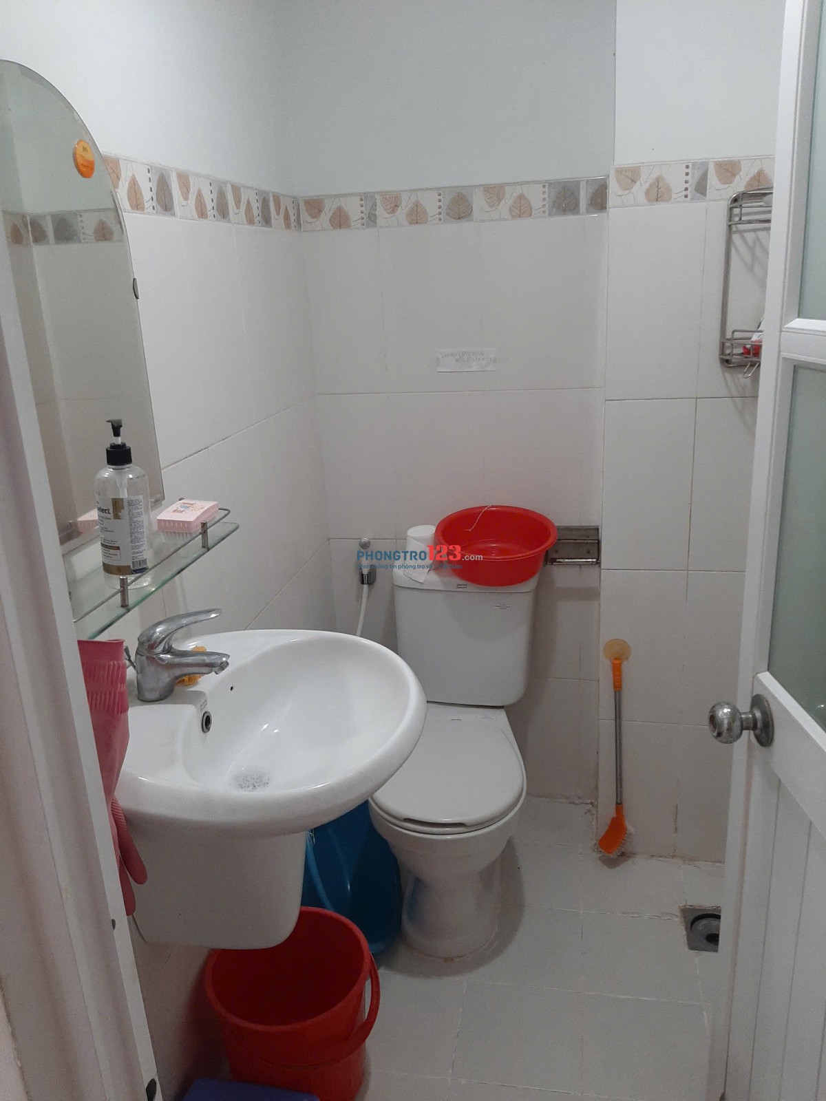 Cho nữ thuê ở ghép phòng ban công mặt tiền đường Trần Kế Xương