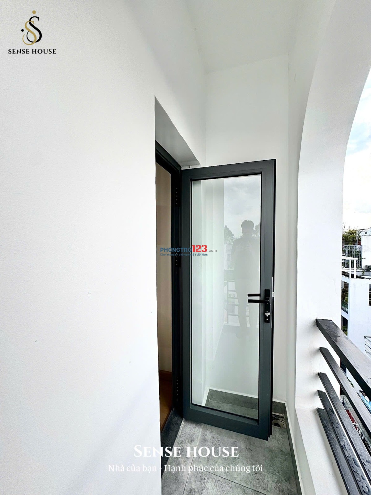 CĂN STUDIO MỚI TINH – FULL NỘI THẤT – BAN CÔNG THOÁNG MÁT