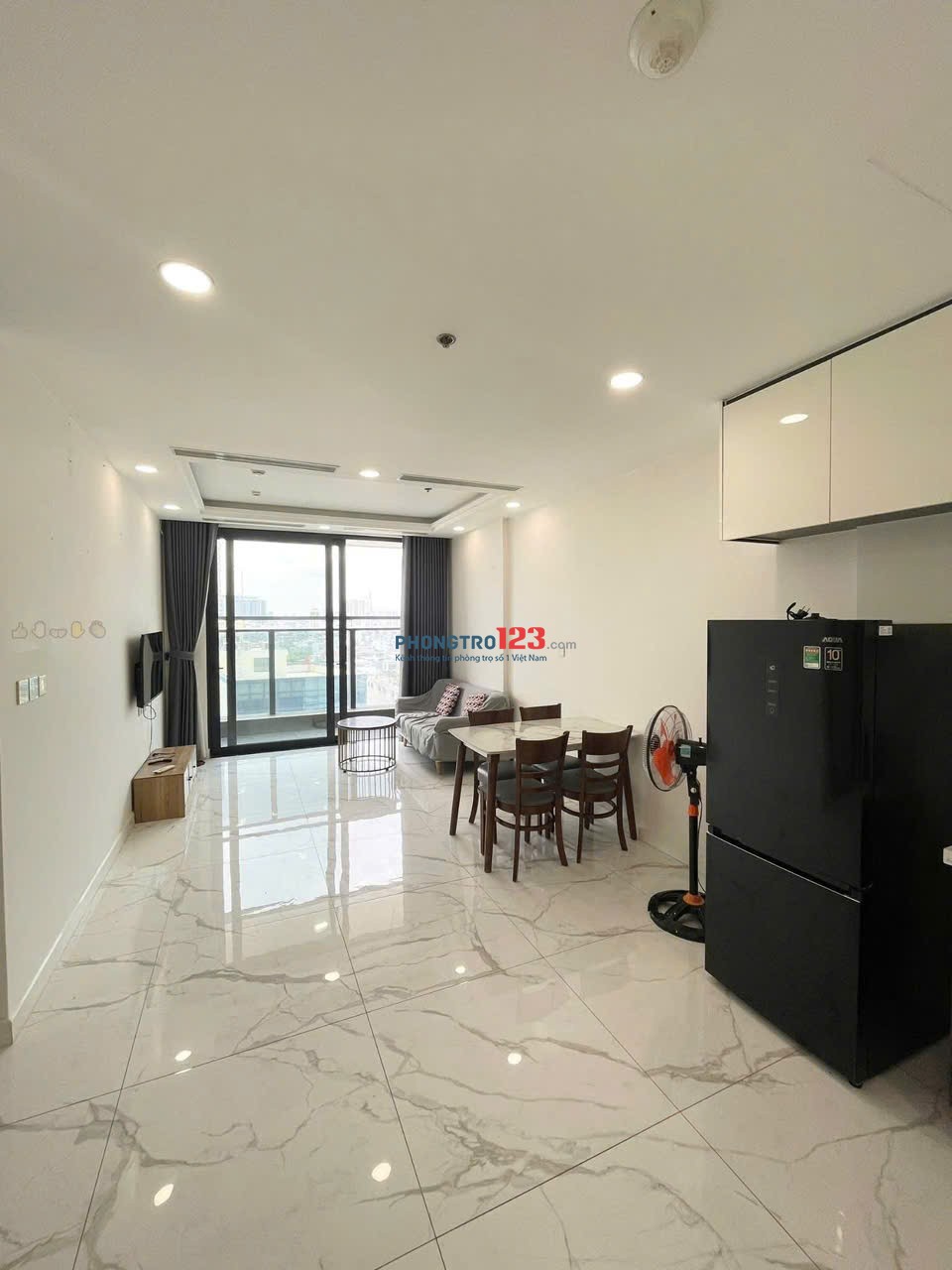 Chung cư cao cấp Maison, Phổ Quang, PN: 3p ngủ, 90m2, nội thất CC, 20tr