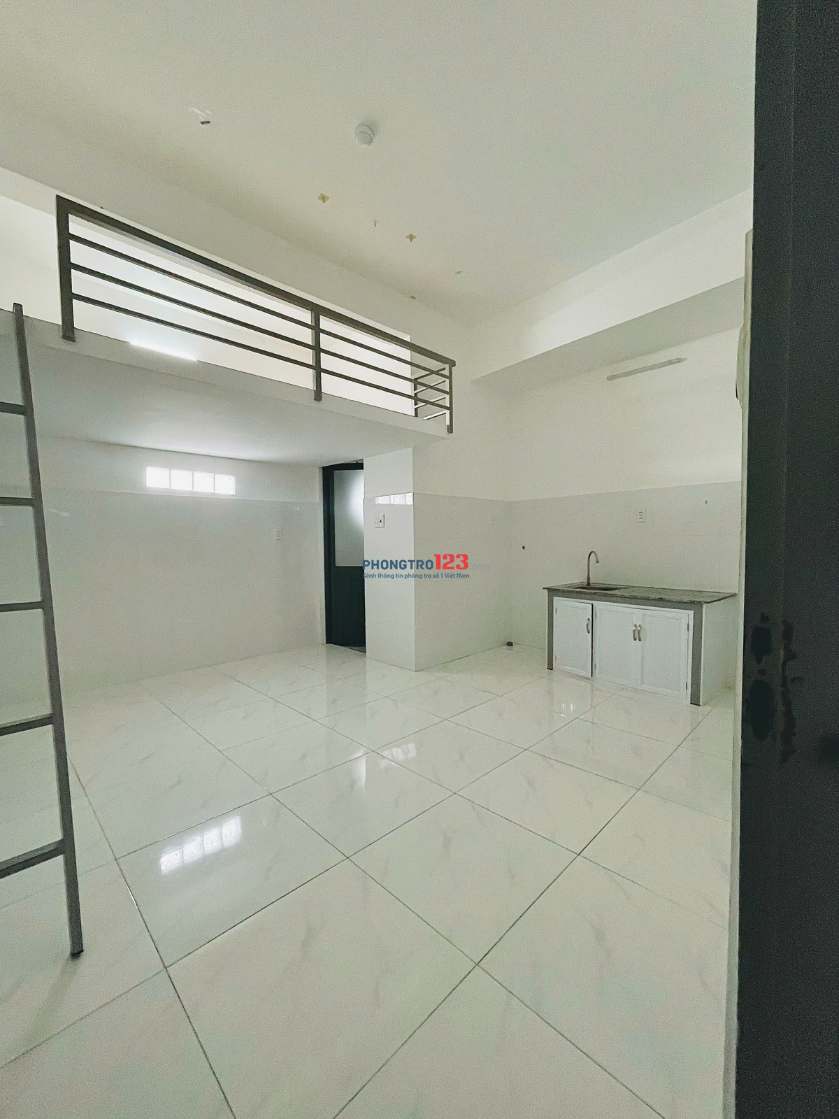 Phòng Trọ Giá Rẻ 30m2 Bảo Vệ 24/7 Có Thang Máy Hầm Xe Ngay Bùi Đình Tuý