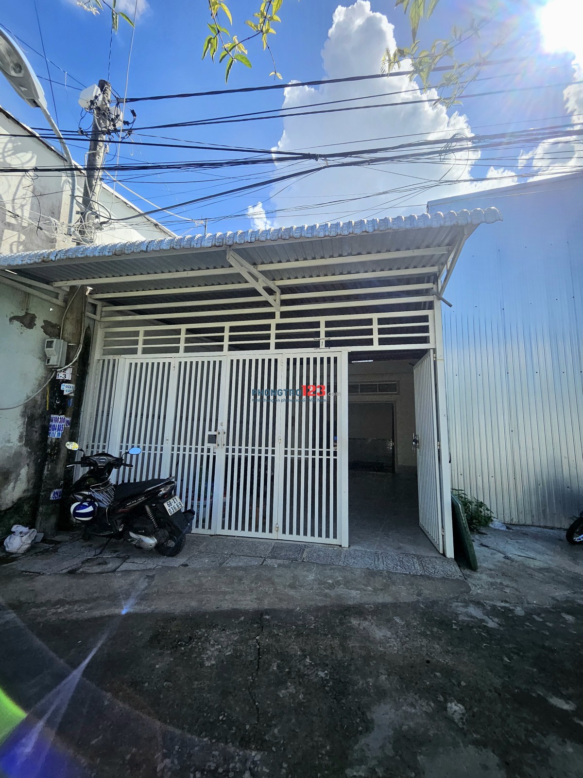 Cho thuê nguyên căn 5x40m, lộ ô tô