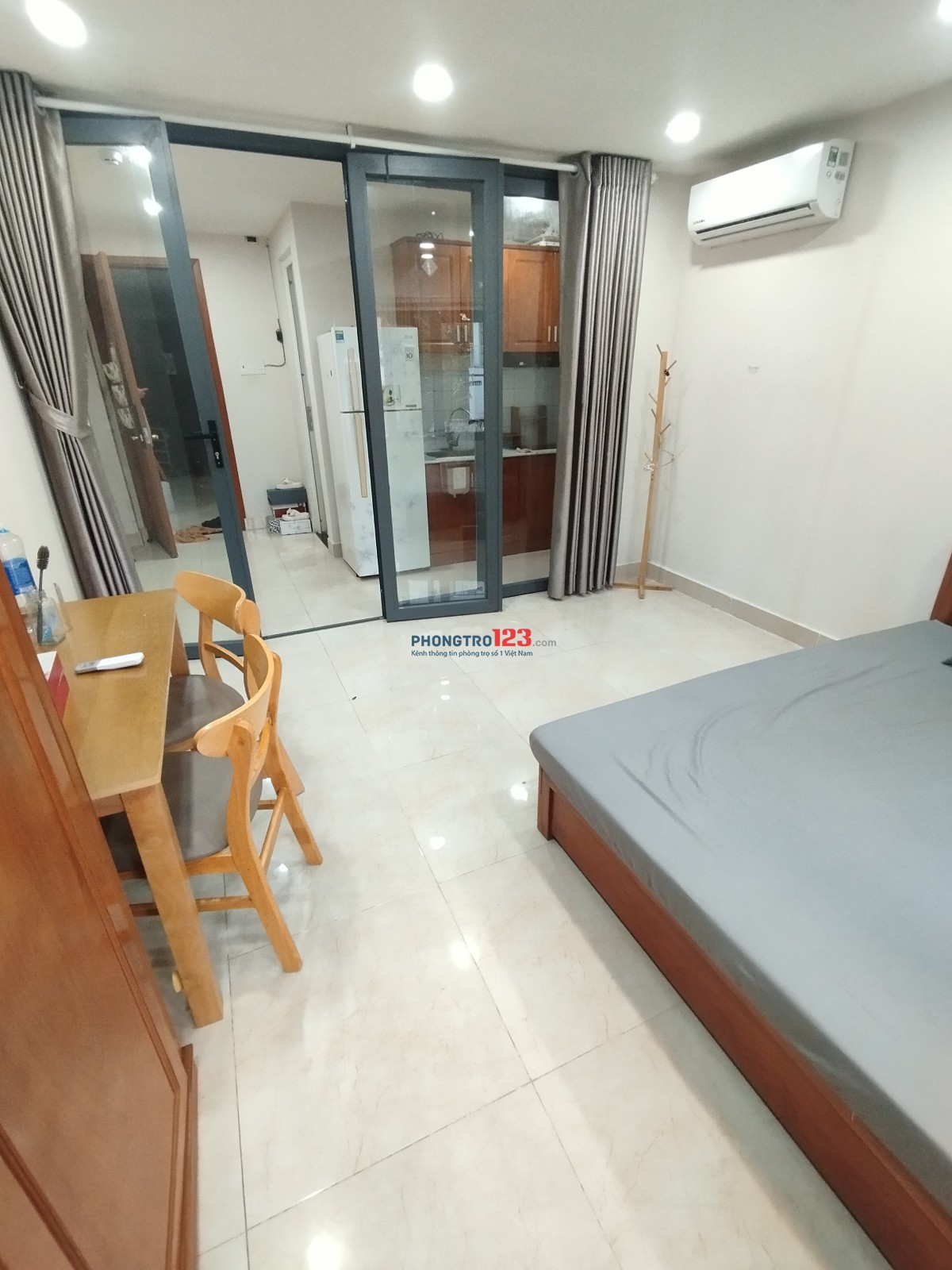 Căn studio bếp tách phòng ngủ 35m2 full nội thất. Đường Tám Danh. P4. Q8