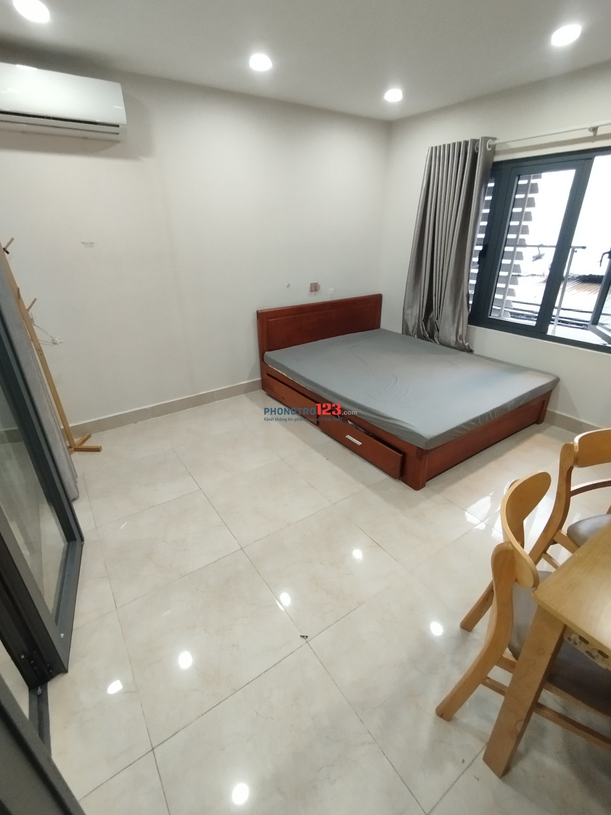 Căn studio bếp tách phòng ngủ 35m2 full nội thất. Đường Tám Danh. P4. Q8