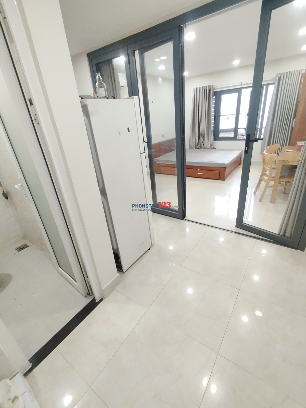 Căn studio bếp tách phòng ngủ 35m2 full nội thất. Đường Tám Danh. P4. Q8