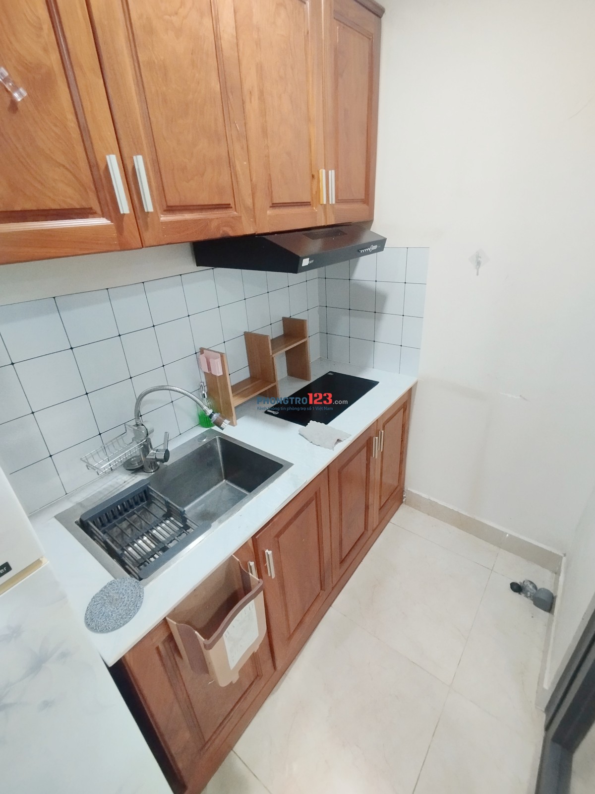 Căn studio bếp tách phòng ngủ 35m2 full nội thất. Đường Tám Danh. P4. Q8