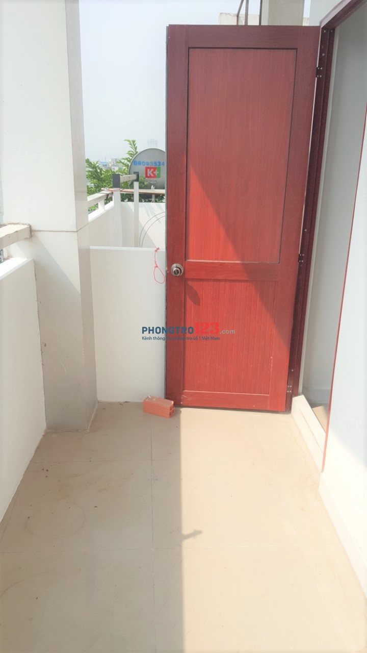 Phòng Ban Công, View Sông, Ngay Võ Văn Kiệt, Tản Đà. THang Máy Gần ĐH Y Dược, Kinh Tế. Bảo Vệ 24/7,