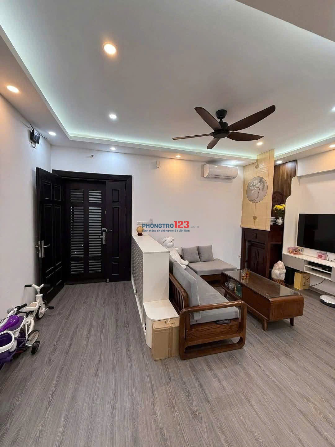 Chung cư Satra Eximland, Phan Đăng Lưu, Phú Nhuận - 130m2, 3p ngủ, 23tr/th
