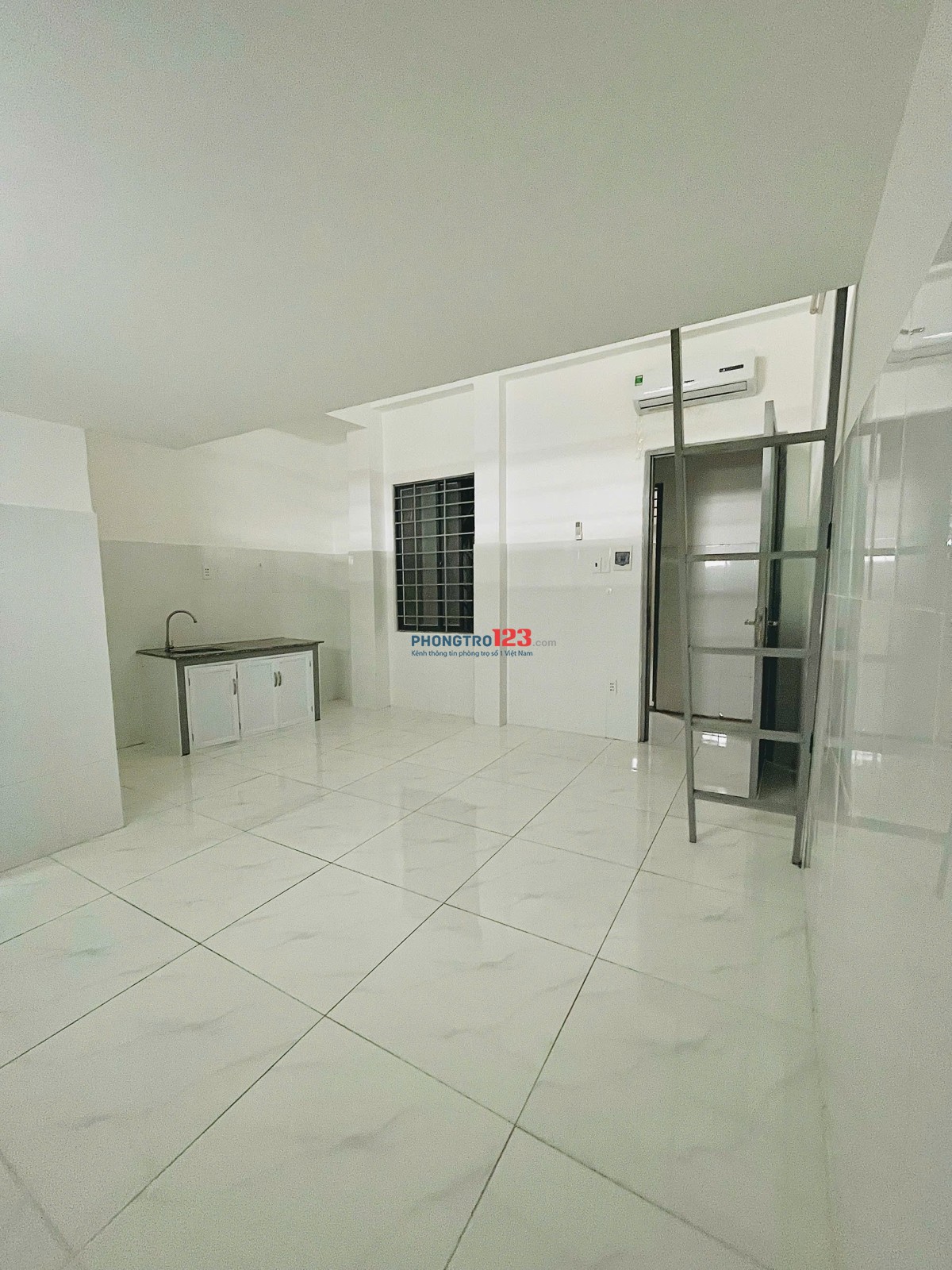 Phòng Trọ Giá Rẻ 30m2 Bảo Vệ 24/7 Có Thang Máy Hầm Xe Ngay Bùi Đình Tuý