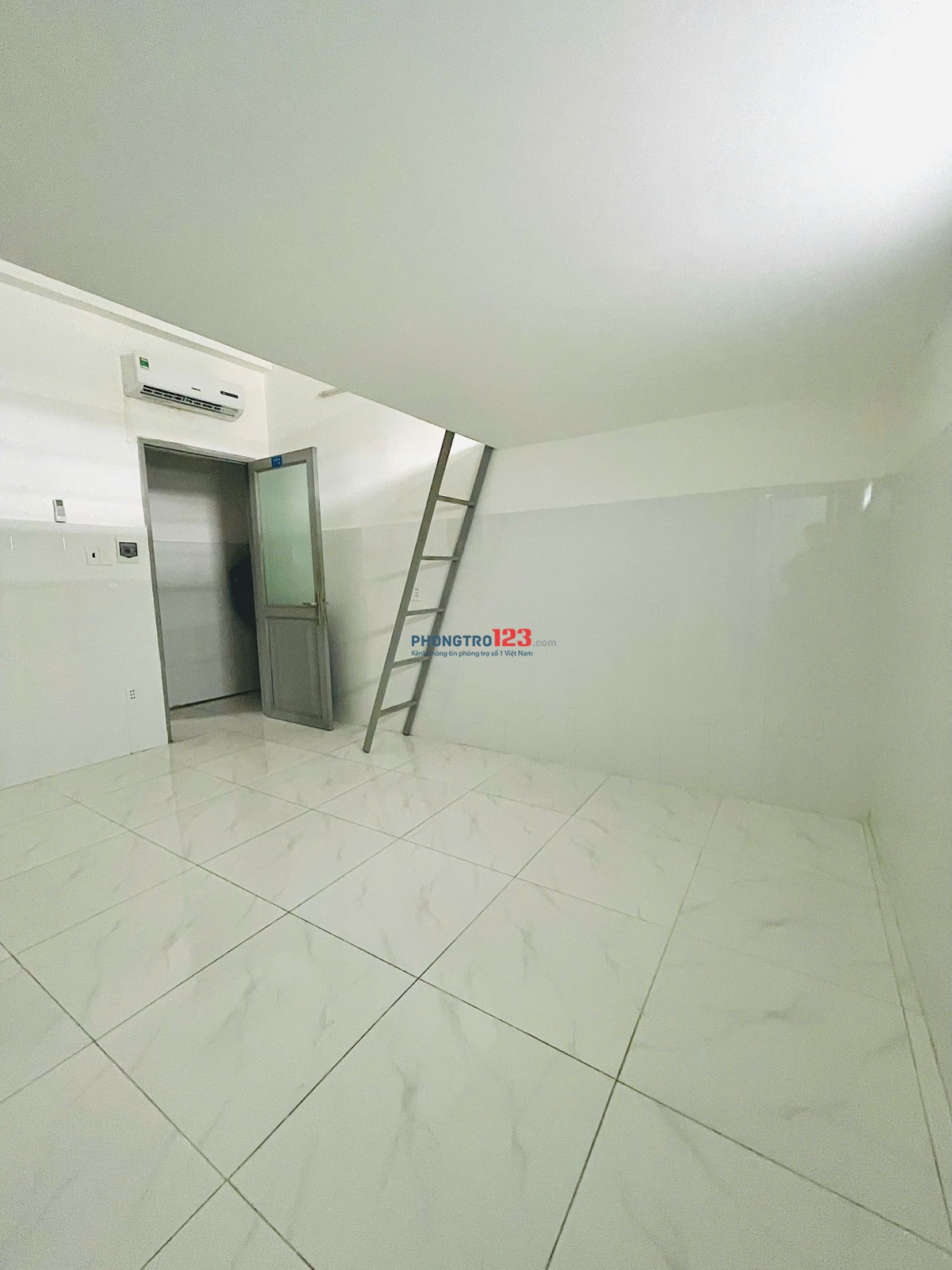 Phòng Trọ Giá Rẻ 30m2 Bảo Vệ 24/7 Có Thang Máy Hầm Xe Ngay Bùi Đình Tuý