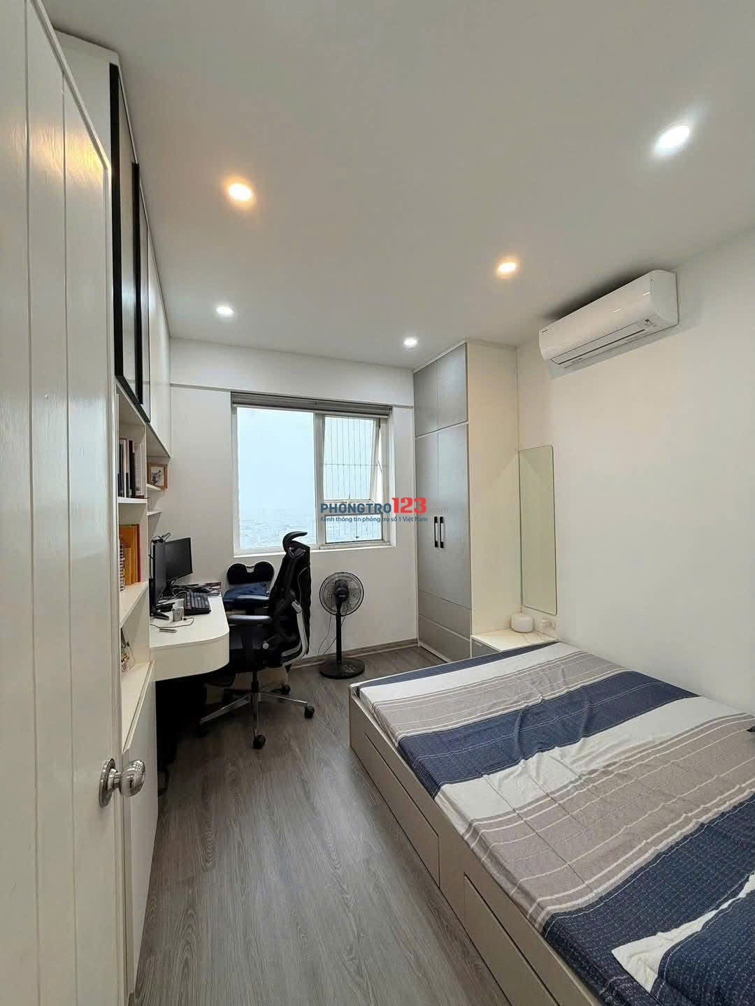 Chung cư Satra Eximland, Phan Đăng Lưu, Phú Nhuận - 130m2, 3p ngủ, 23tr/th