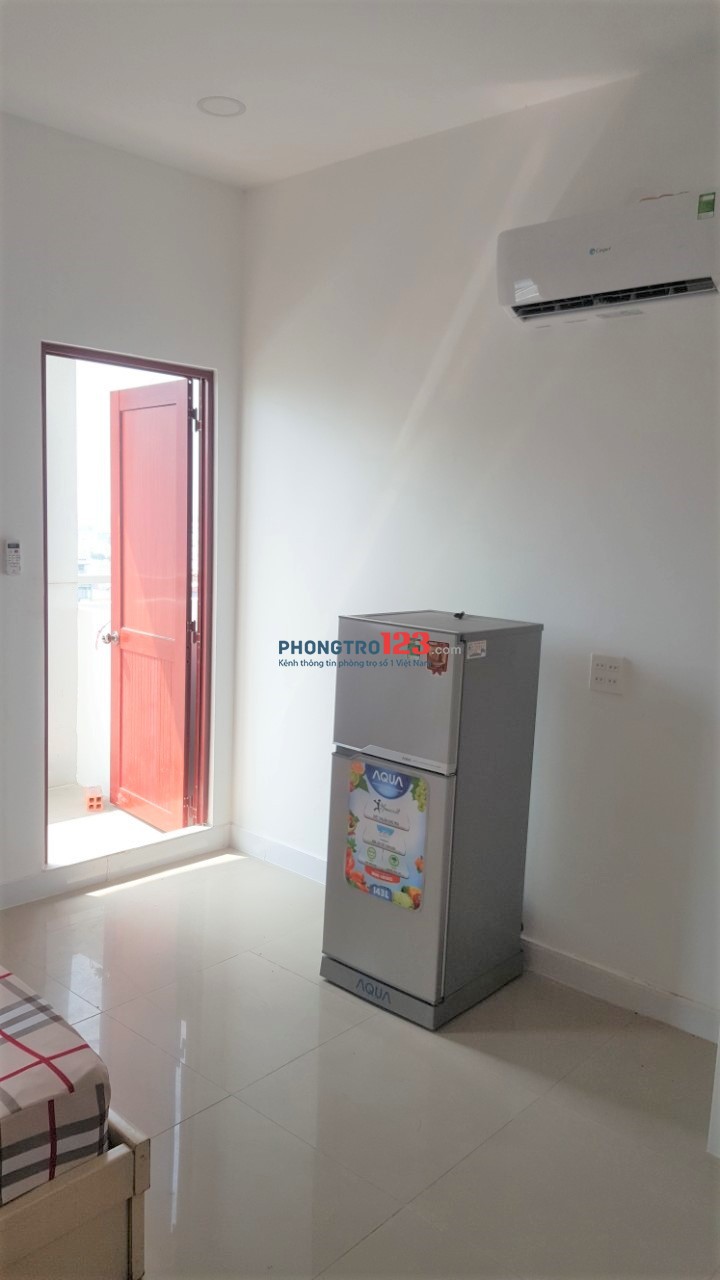 Phòng Ban Công, View Sông, Ngay Võ Văn Kiệt, Tản Đà. THang Máy Gần ĐH Y Dược, Kinh Tế. Bảo Vệ 24/7,