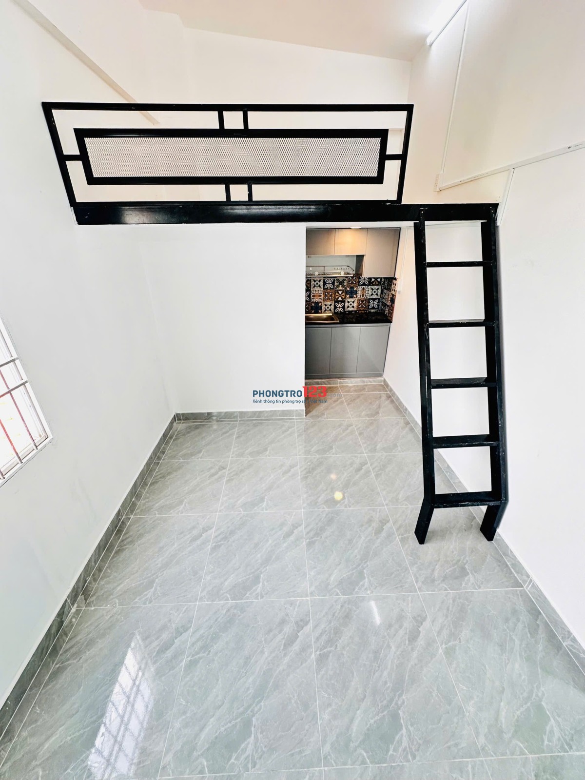  Phòng trọ giá rẻ, mới xây có gác, cửa sổ gần Đại học Hutech, GTVT