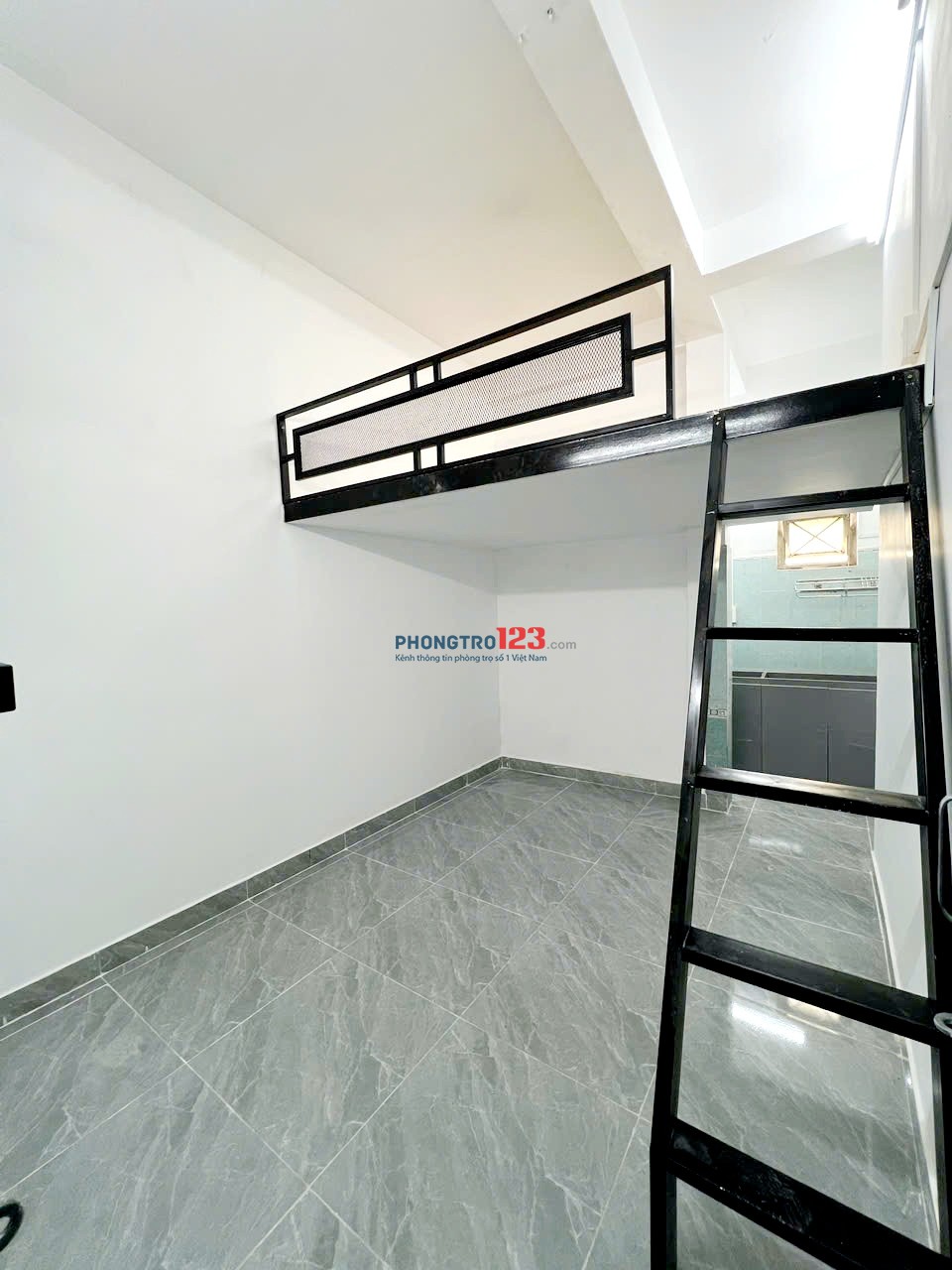  Phòng trọ giá rẻ, mới xây có gác, cửa sổ gần Đại học Hutech, GTVT