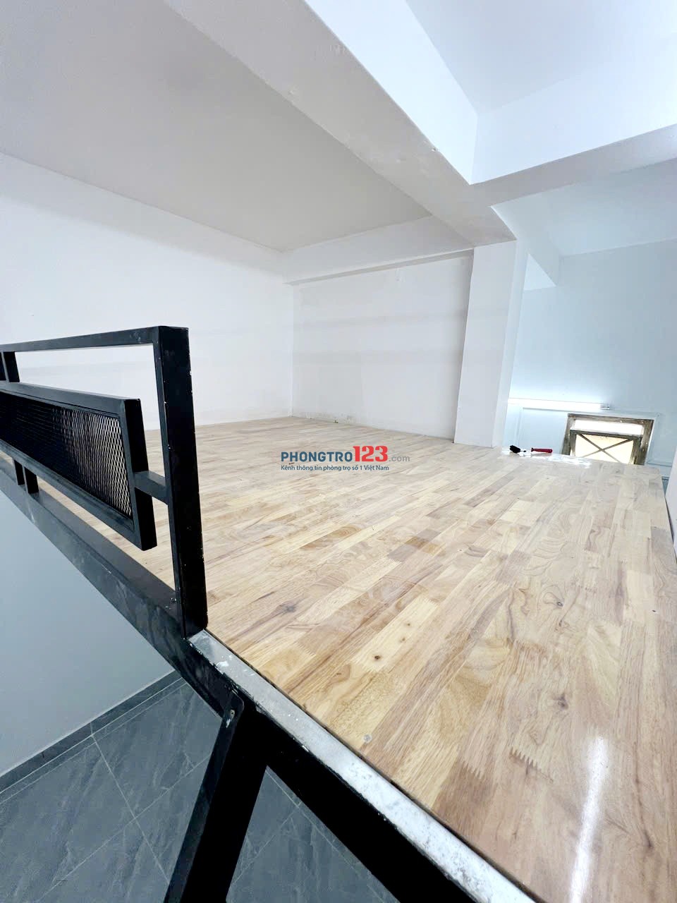  Phòng trọ giá rẻ, mới xây có gác, cửa sổ gần Đại học Hutech, GTVT