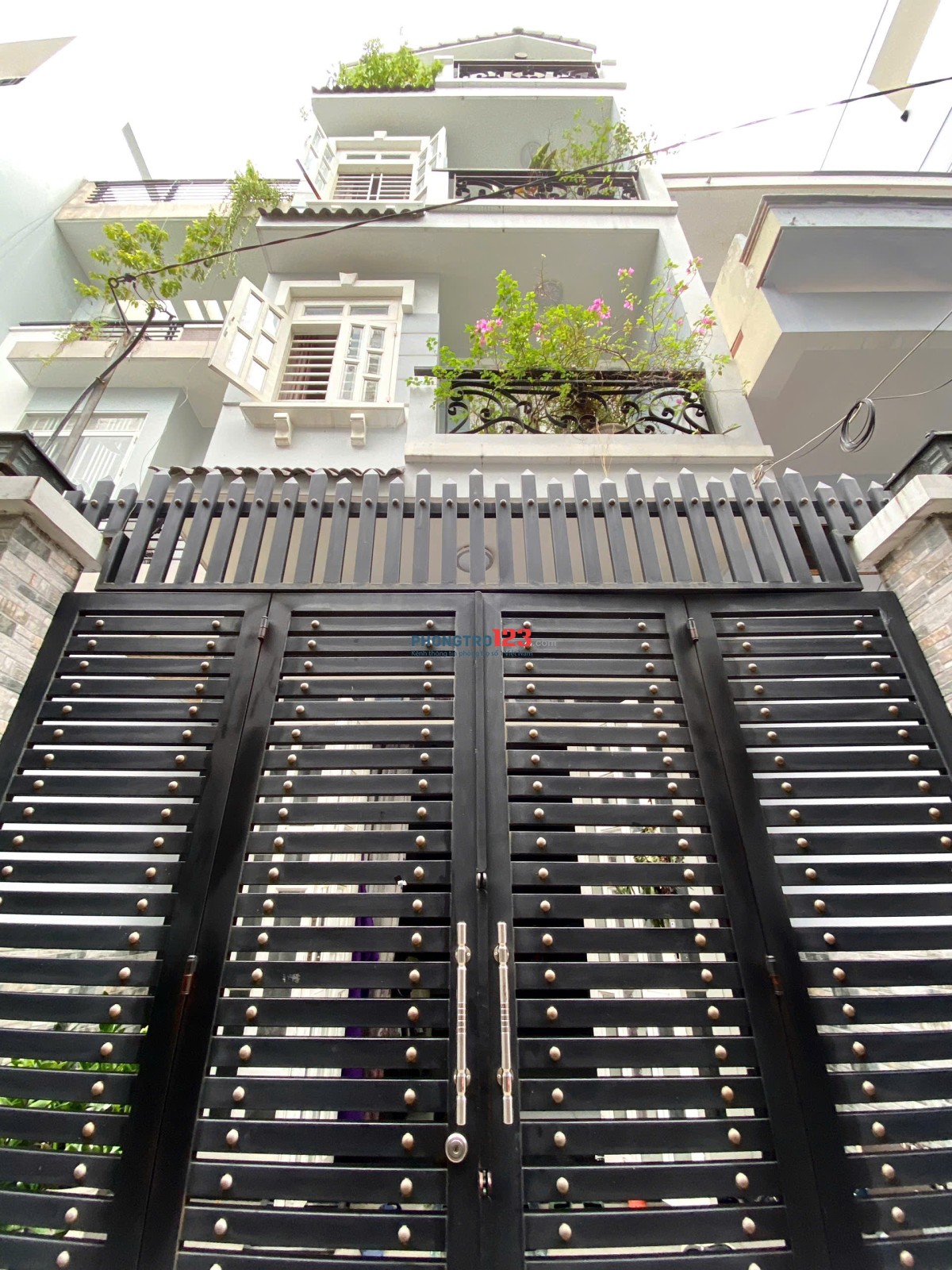 PHÒNG RỘNG 24M², WC RIÊNG – VỊ TRÍ TRUNG TÂM GẦN PHÚ NHUẬN