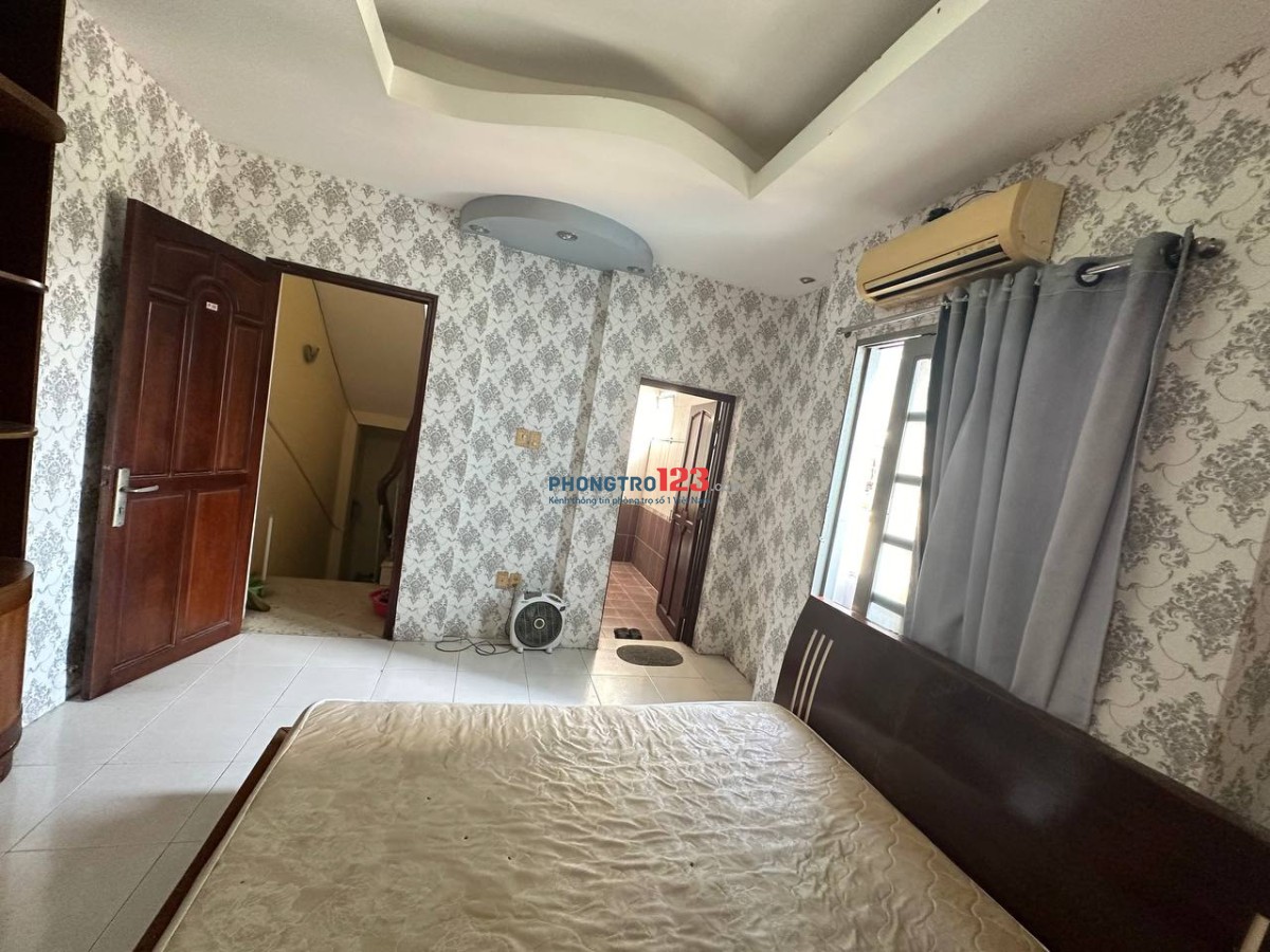 Cho thuê phòng đẹp 25m², có ban công, máy lạnh, khu vực Duy Tân – Phú Nhuận, giá chỉ 4.xtr/ 1 tháng