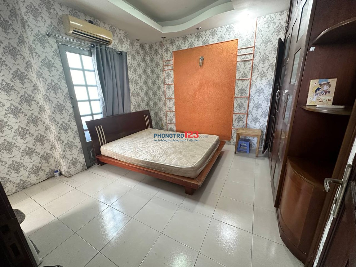Cho thuê phòng đẹp 25m², có ban công, máy lạnh, khu vực Duy Tân – Phú Nhuận, giá chỉ 4.xtr/ 1 tháng