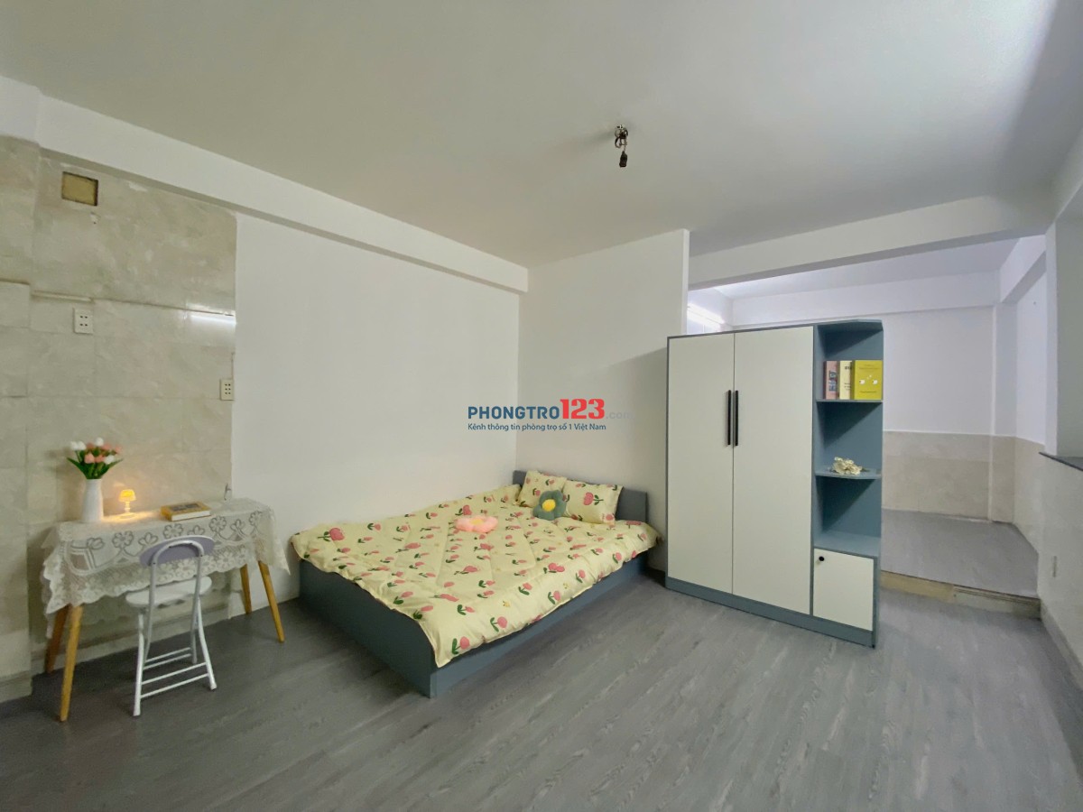 CÒN 1 PHÒNG TRỐNG NỘI THẤT Y HÌNH NGAY NGÃ TƯ BỐN XÃ
