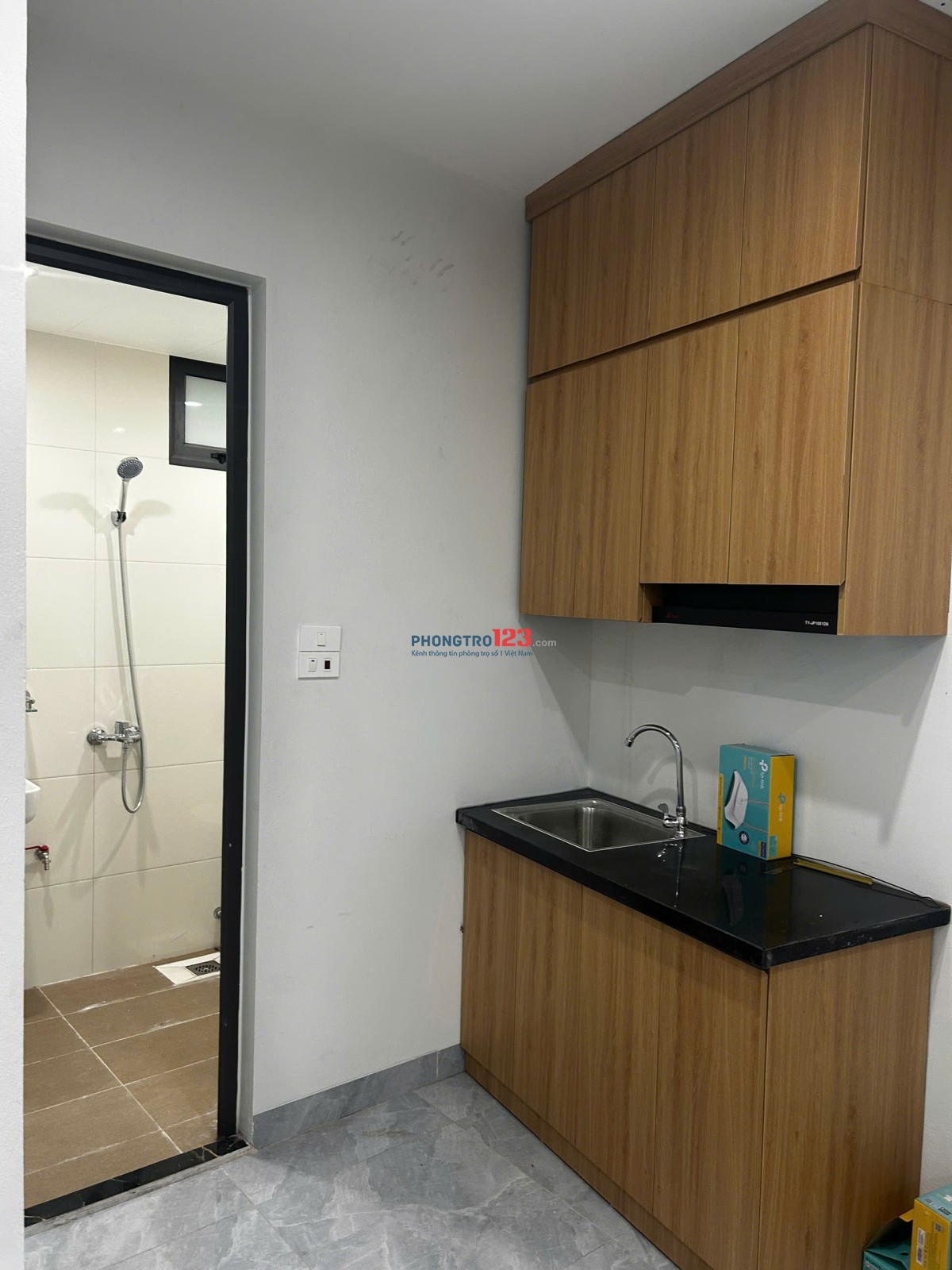 Cho thuê phòng mới tầng 3, 4, 5 tại nhà 6 tầng ngõ 445 Lạc Long Quân, gần Ngoại Giao Đoàn, Hồ Tây.