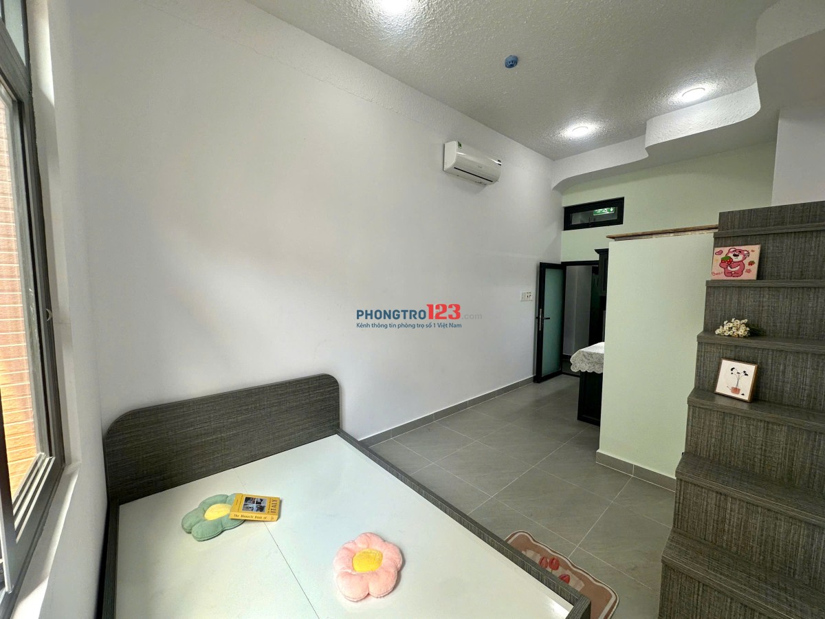 PHÒNG FULL NỘI THẤT Ở LIỀN GẦN LUỸ BÁN BÍCH — 30/4