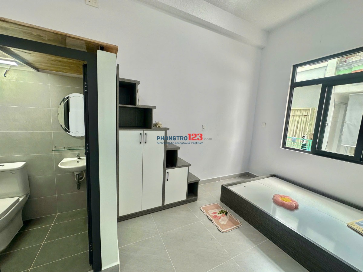 PHÒNG FULL NỘI THẤT Ở LIỀN GẦN LUỸ BÁN BÍCH — 30/4