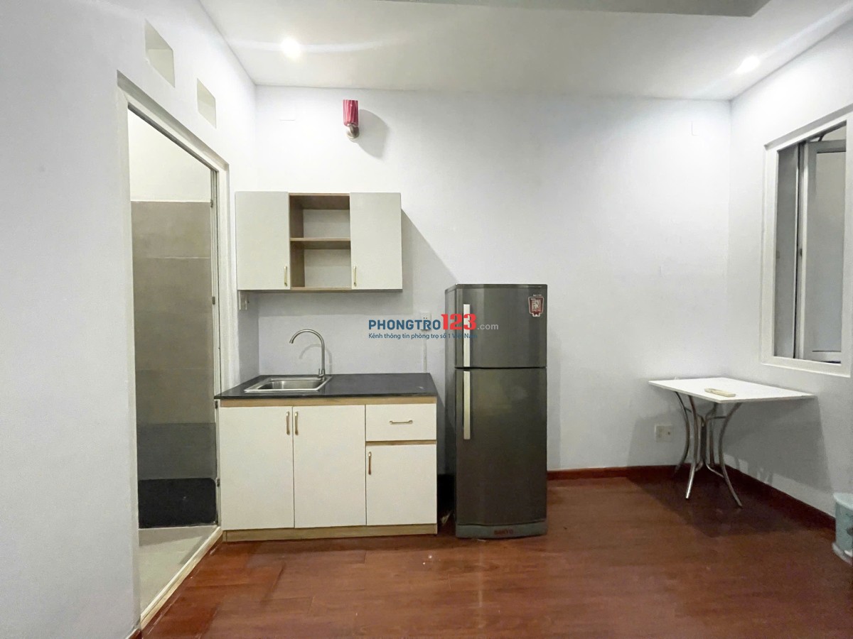 Cách nhà thờ Nam Hải 1 km, Phòng rộng, NVS - Bếp riêng, Full nội thất