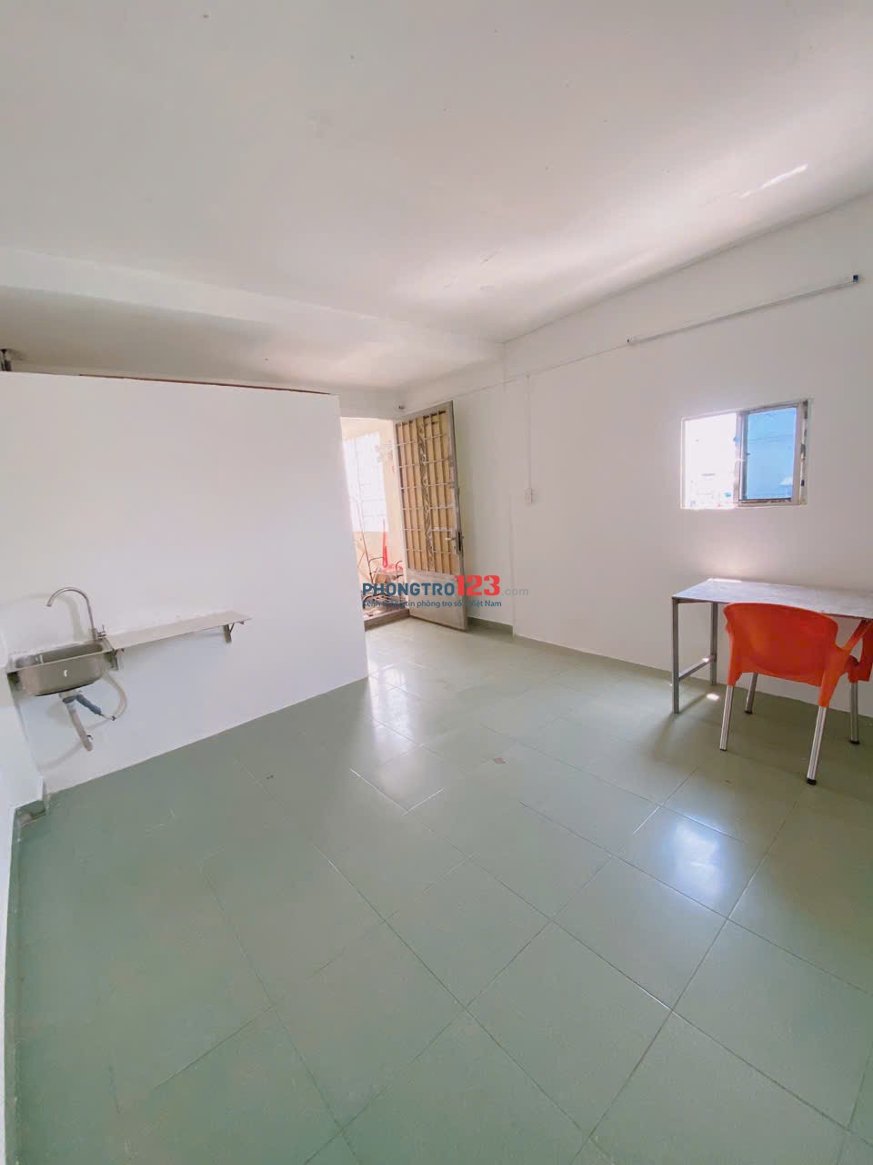 phòng trọ giá rẽ ngay MT 29 Bàu Cát 6, Phường 14, Q Tân Bình (Có khoá vân tay, kệ bếp)