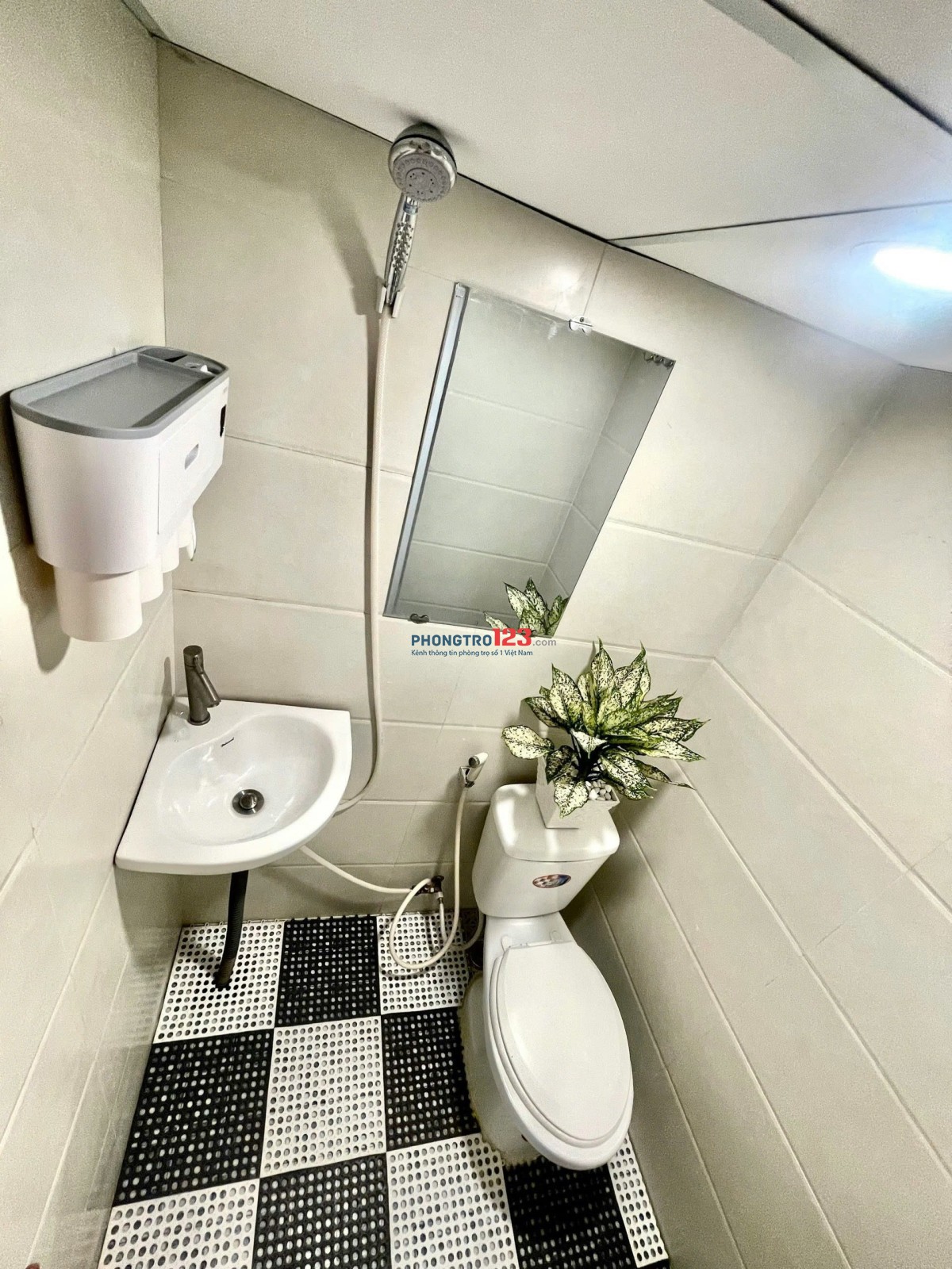 PHÒNG CÓ GÁC GIÁ SIÊU TỐT CHỈ 3TR8 - GẦN NGÃ TƯ HÀNG XANH - ĐH GTVT