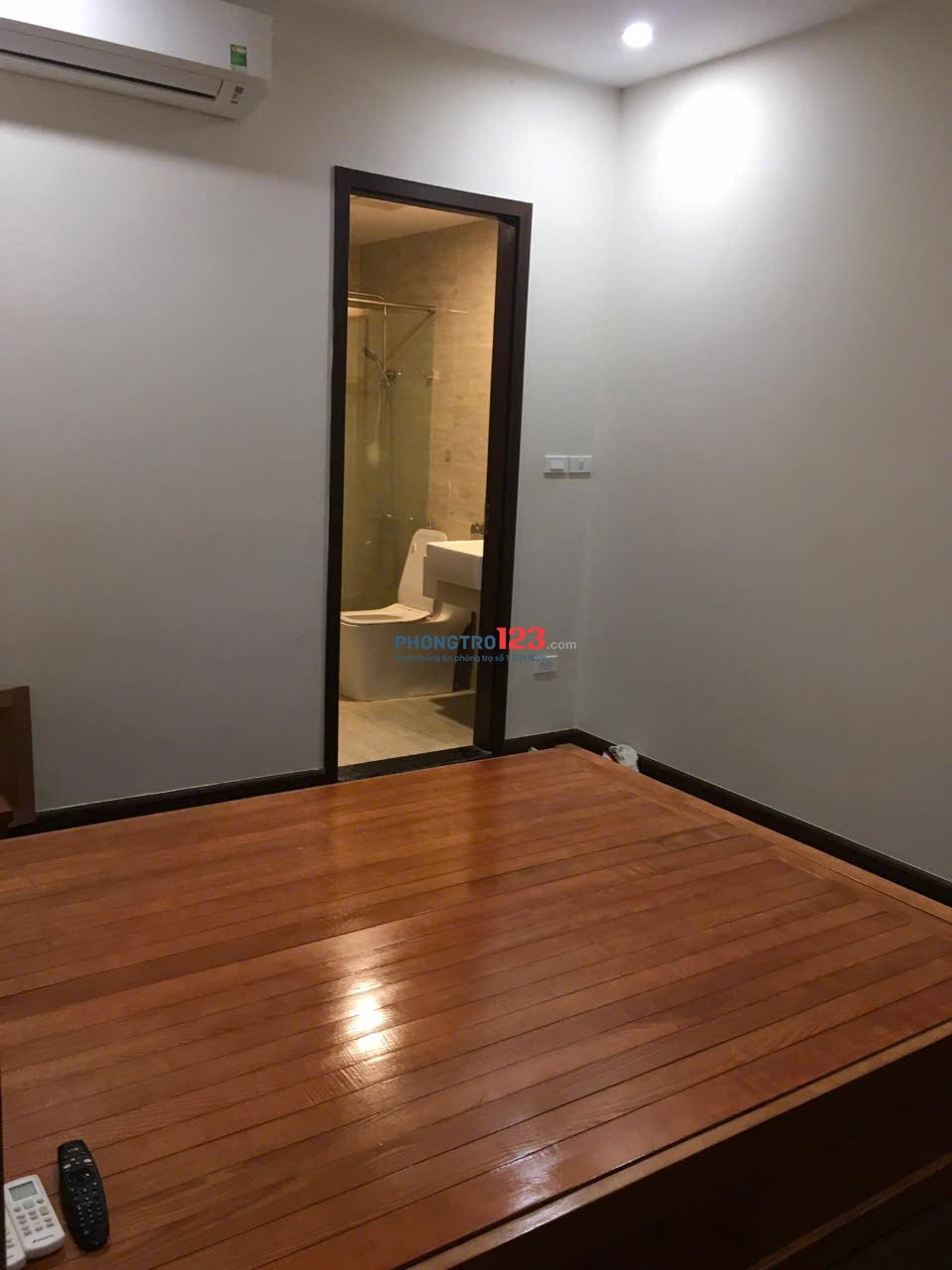 Cho thuê căn hộ 2PN, 2VS Roman Plaza Tố Hữu