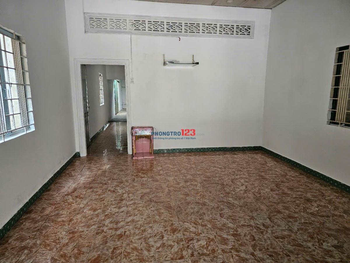 NHÀ NGUYÊN CĂN MẶT TIỀN QUỐC LỘ 13 DIỆN TÍCH 175 M2, NGAY TRUNG TÂM THÀNH PHỐ BẾN CÁT