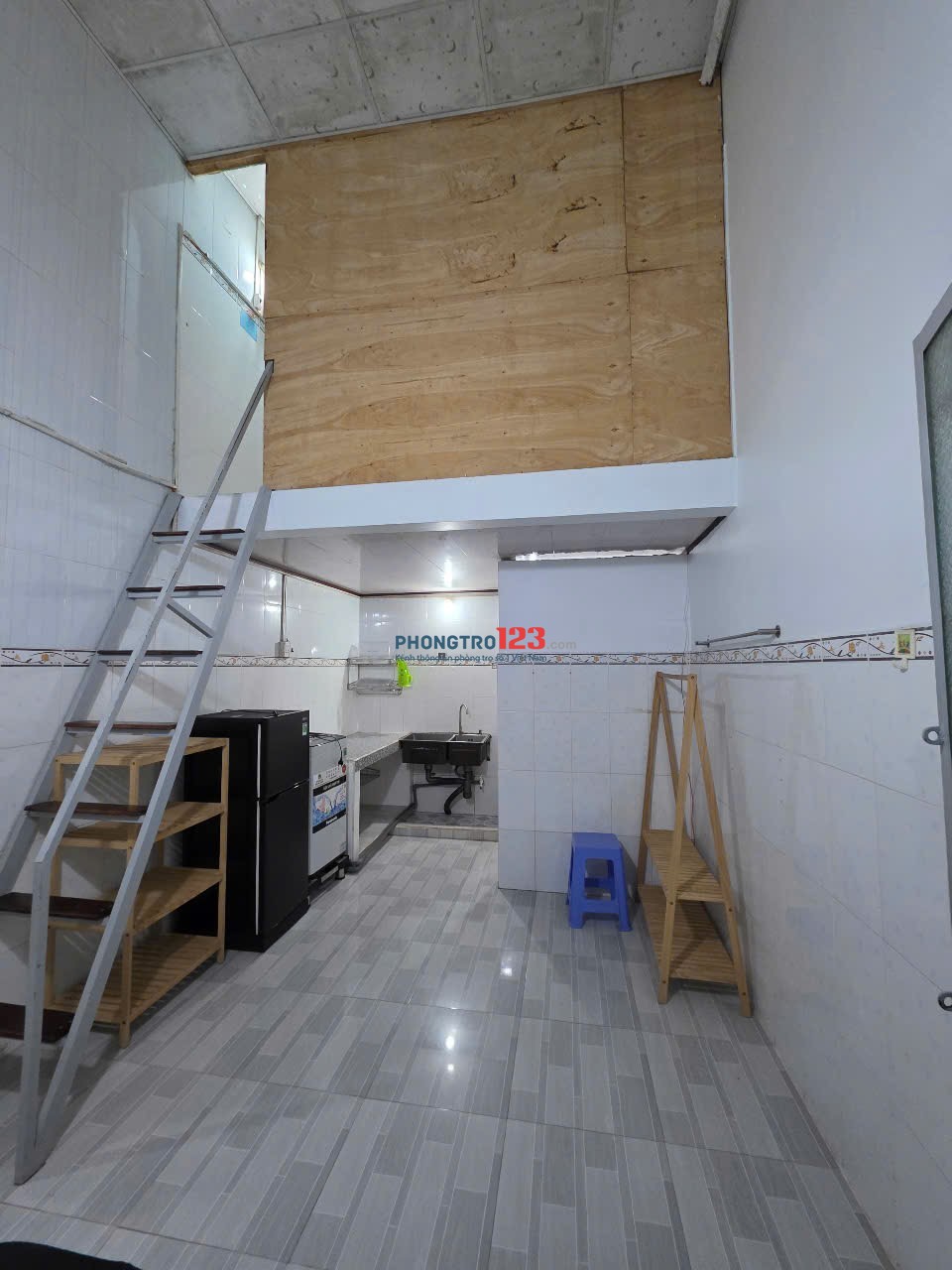 Phòng trọ có gác lửng full nội thất tiết kiệm điện tại TPBT