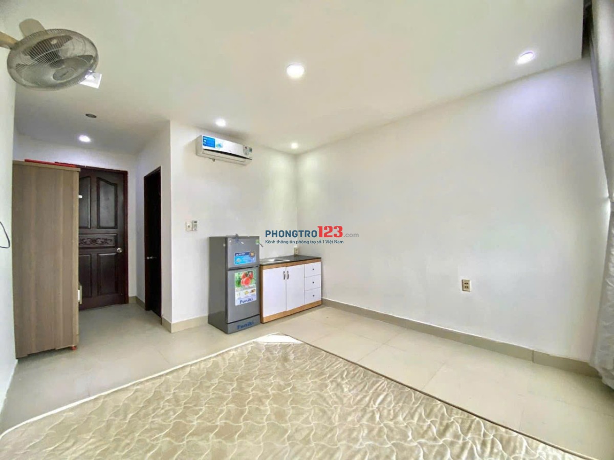 Cho Thuê Phòng Bình Thạnh Rộng 30m2, Thoáng Mát, Full Nội Thất gần ngay Học Viện Cán Bộ giá chỉ 5trX