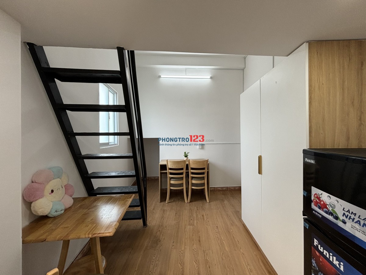 Phòng 20m2 - 4,5tr, gác lửng, cửa sổ, full nội thất ngay gần Đầm Sen, BXMT, hẻm ô tô