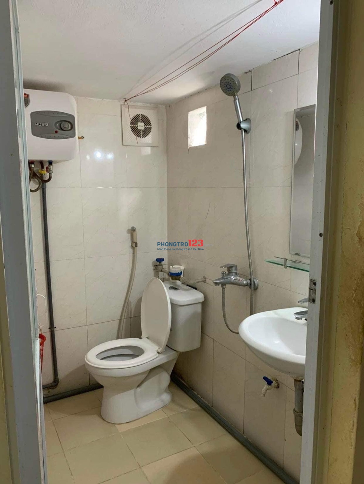 Phòng ở hồ Đền Lừ - sẵn phòng vào ở được luôn