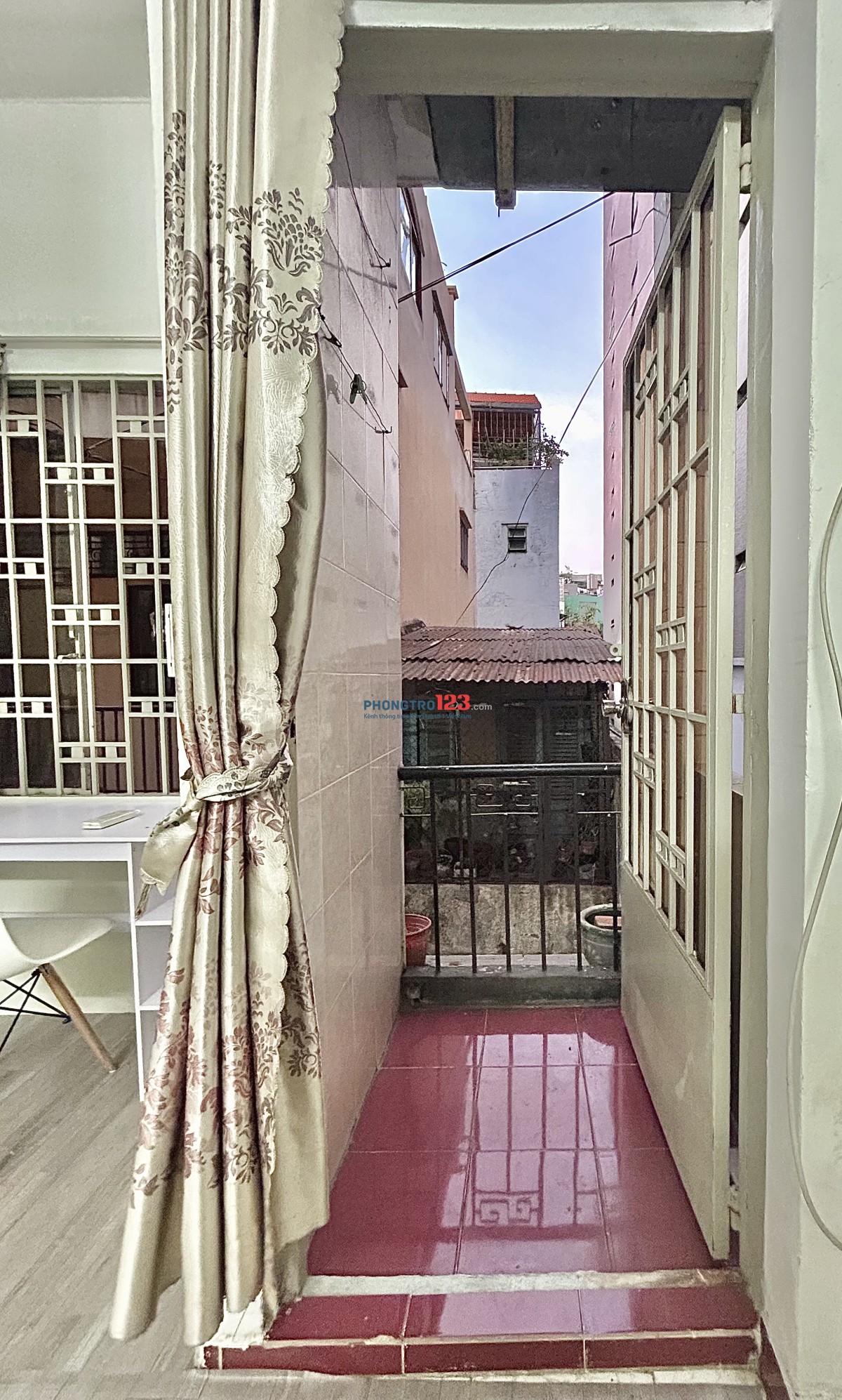 Phòng trọ CMT8 Q3 - 3tr5/người, free wifi + nước, toilet riêng
