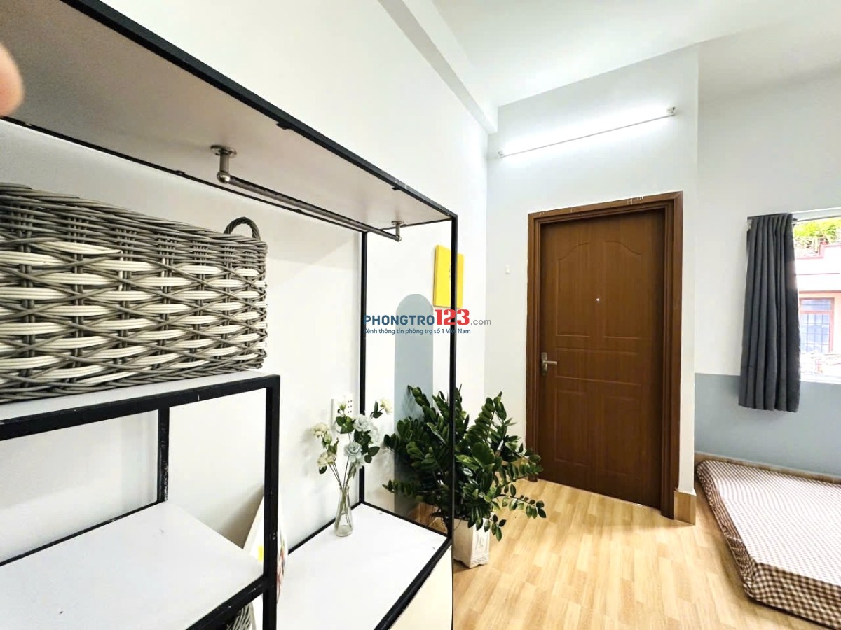 CHO THUÊ PHÒNG BAN CÔNG, XA BẾP, FULL NỘI THẤT, HỒ VĂN HUÊ , PHÚ NHUẬN GẦN QUẬN 1, BÌNH THẠNH, Q3