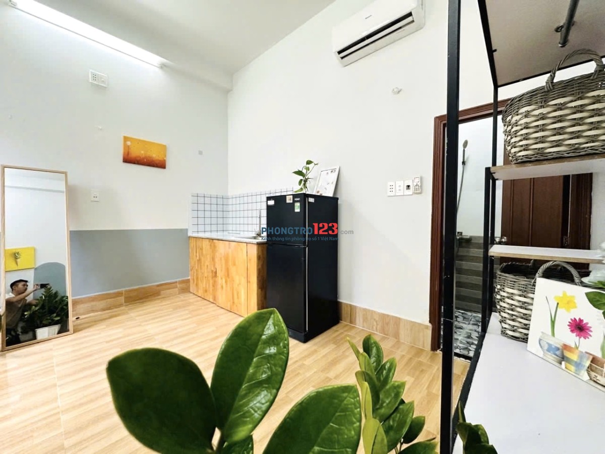 CHO THUÊ PHÒNG BAN CÔNG, XA BẾP, FULL NỘI THẤT, HỒ VĂN HUÊ , PHÚ NHUẬN GẦN QUẬN 1, BÌNH THẠNH, Q3
