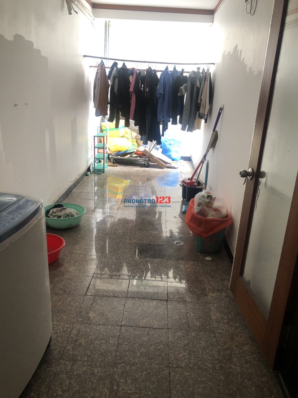 cho thuê phòng 18m2 giá 2,9tr/th ở 187a lê văn lương. gọi mình nhé 0902872246