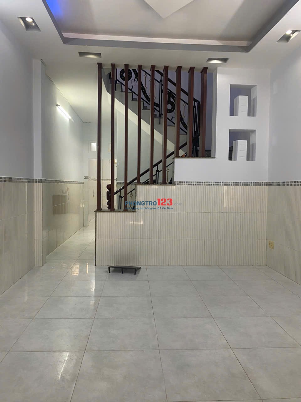 Cho thuê Phòng Tám Danh - Tạ Quang Bửu Q8. (28m2) gần chợ, ô tô đỗ cửa