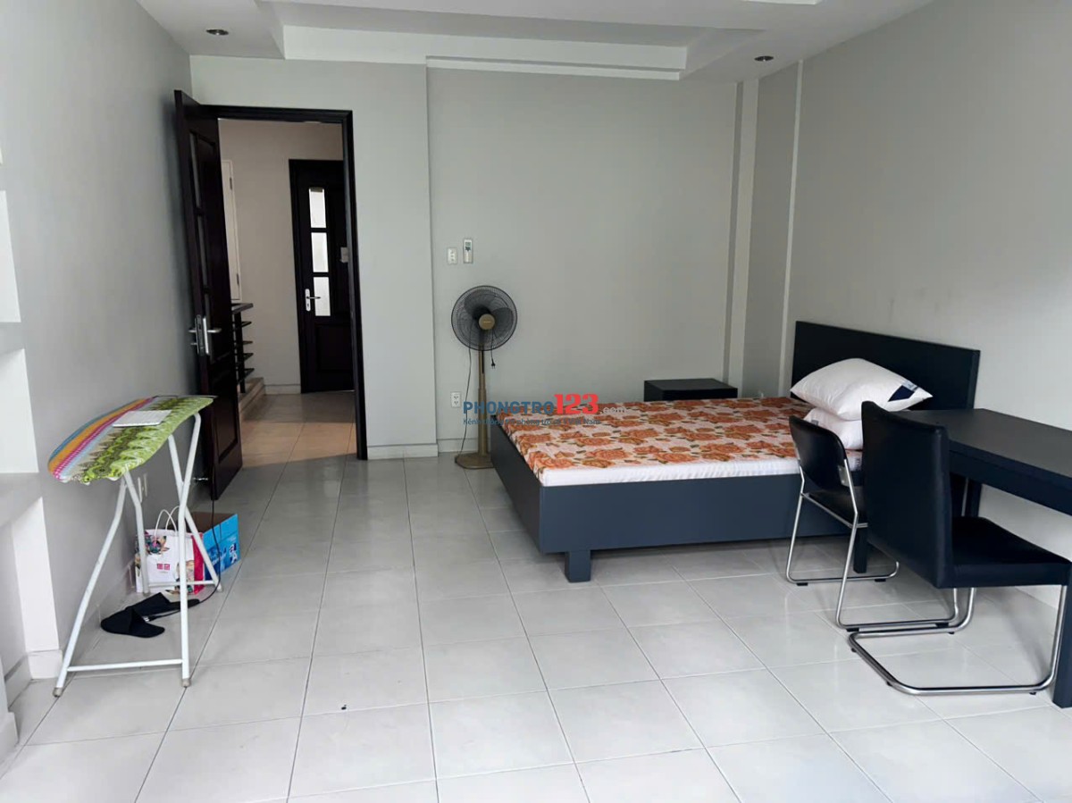 CHO THUÊ PHÒNG RỘNG CÓ BAN CÔNG – QUẬN 7 (GIÁ BAO GỒM ĐIỆN/NƯỚC & AN NINH RIÊNG 24/24)