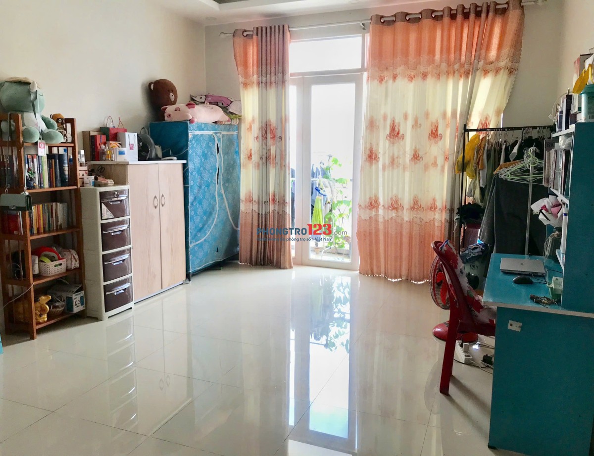 CẦN TÌM 2 BẠN NỮ Ở GHÉP TẠI XÓM CHIẾU - QUẬN 4