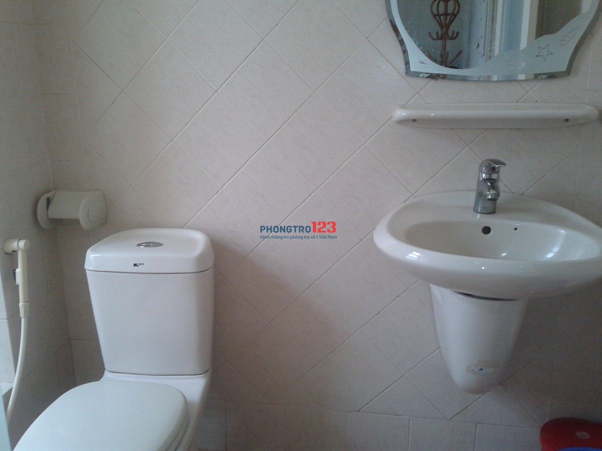 Phòng lầu 1 quận 10. đủ nội thất, 3,8tr/th