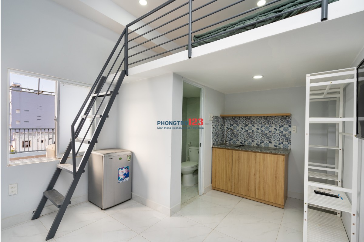 Phòng 20m2-4,5tr gác lửng, cửa sổ, kệ bếp, toilet, full nội thất, thang máy ngay Bến xe miền đông