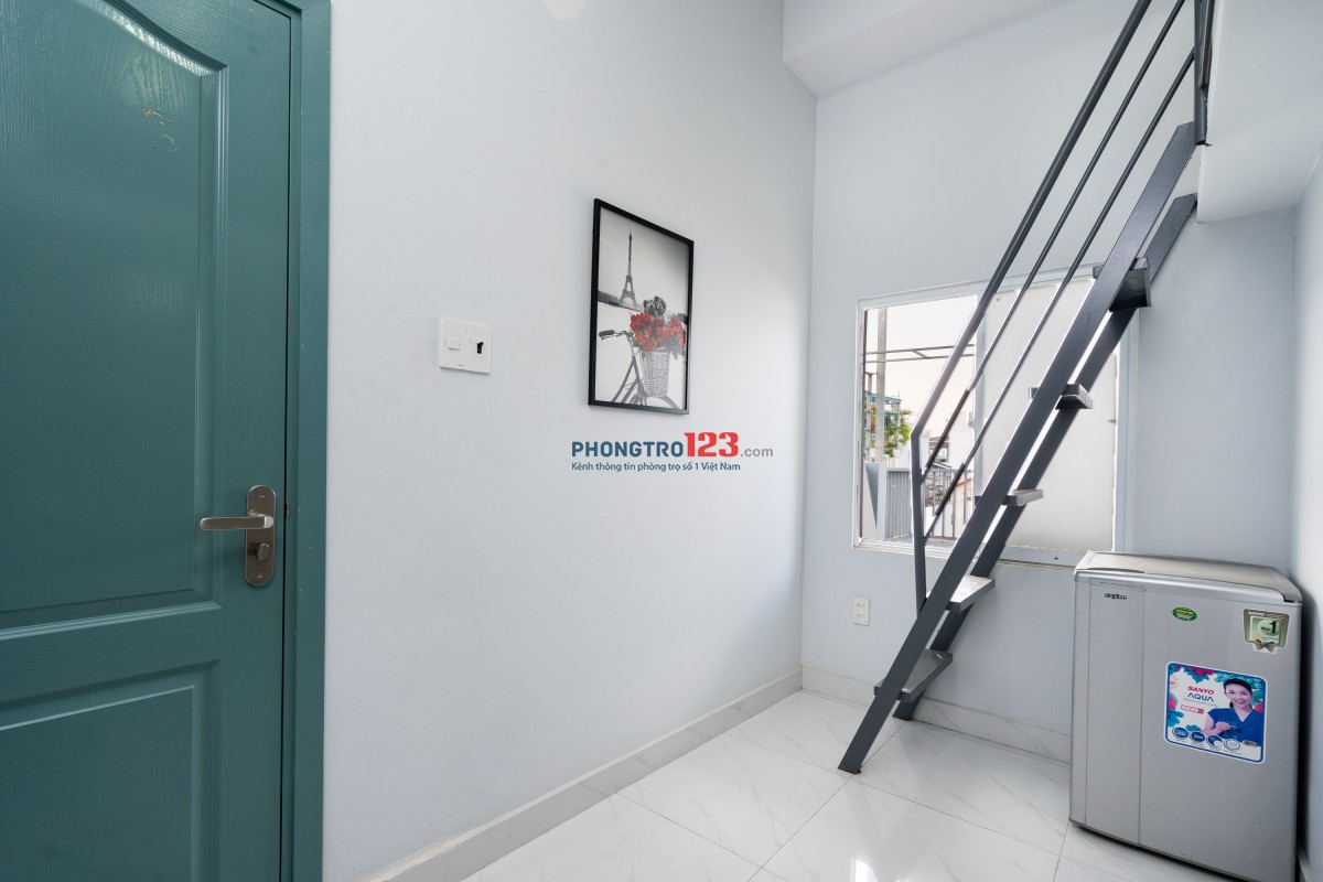 Phòng 20m2-4,5tr gác lửng, cửa sổ, kệ bếp, toilet, full nội thất, thang máy ngay Bến xe miền đông