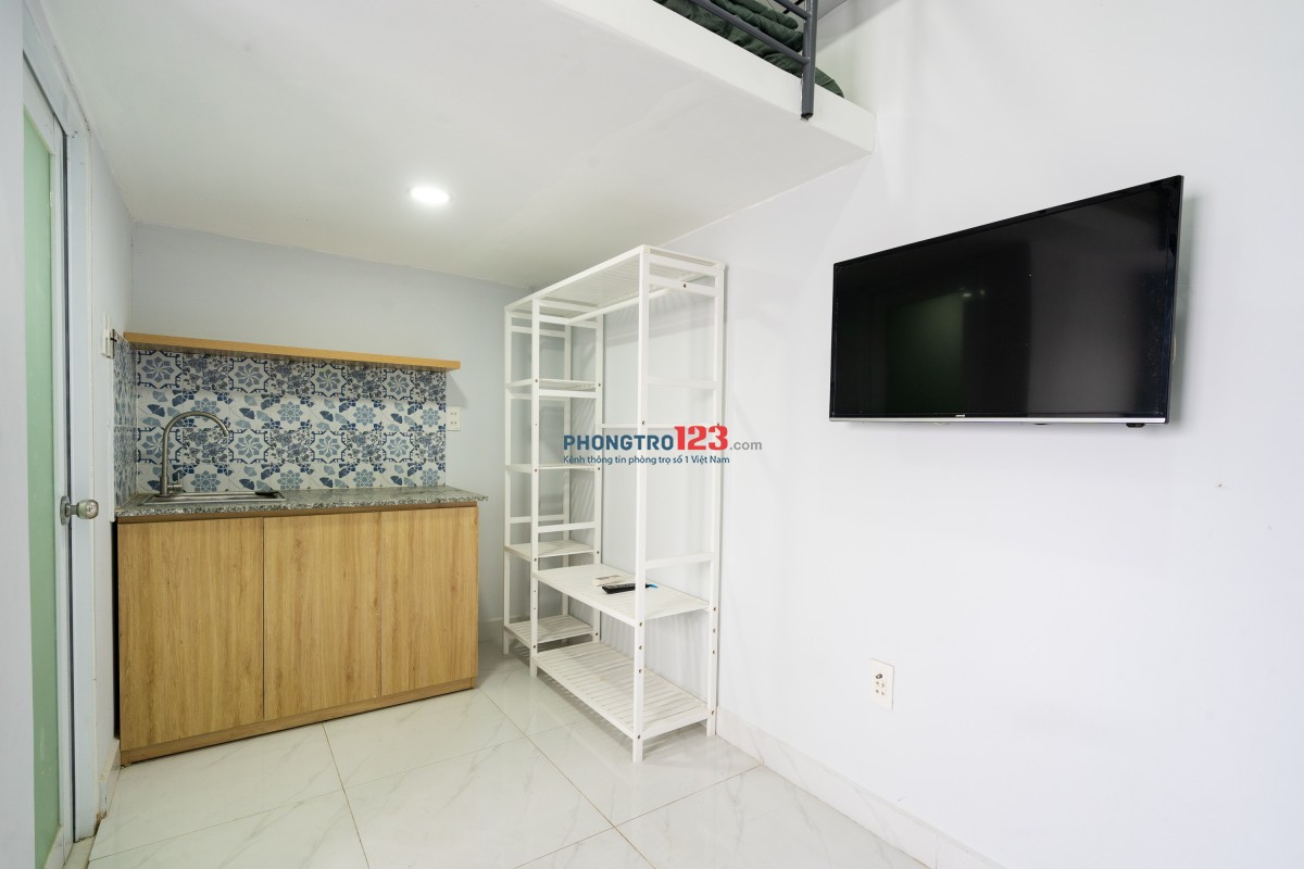 Phòng 20m2-4,5tr gác lửng, cửa sổ, kệ bếp, toilet, full nội thất, thang máy ngay Bến xe miền đông