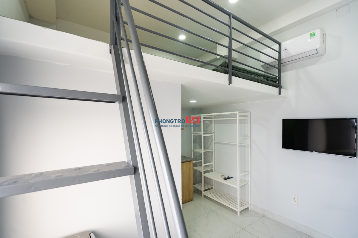 Phòng 20m2-4,5tr gác lửng, cửa sổ, kệ bếp, toilet, full nội thất, thang máy ngay Bến xe miền đông