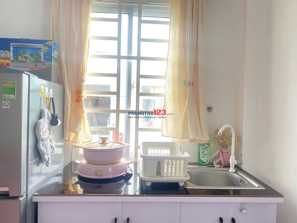 Cho thuê studio 25m2 có cửa sổ lớn - Thích Quảng Đức, Phú Nhuận gần Quận 3, Sân Bay, UFM