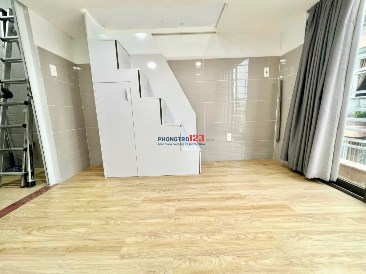 CHO THUÊ PHÒNG DUPLEX BAN CÔNG Ở NGÃ TƯ BẢY HIỀN TRÊN ĐƯỜNG LẠC LONG QUÂN